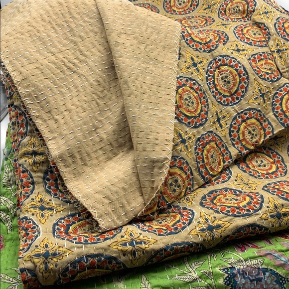 Hand Stitched Kantha Quilt Bedcover - Picture 10 of 10